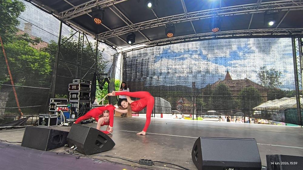 Kids Acro Dance Sibiu la PetFest - gimnastică și mișcare