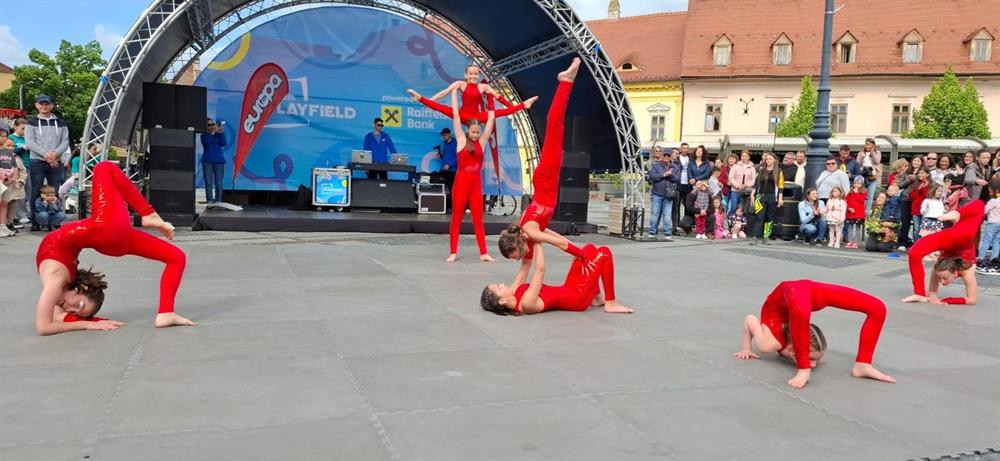 Demonstrații Kids Acro Dance Sibiu la evenimentul Playfield