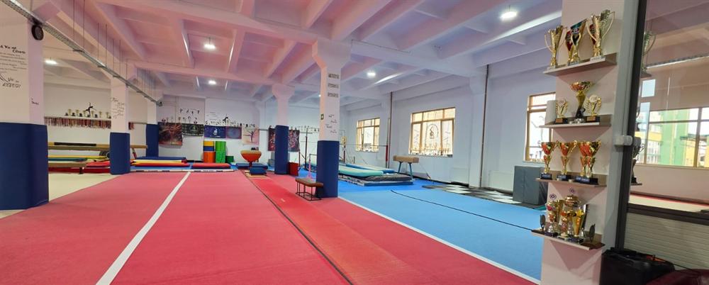 Sală de gimnastică de 450 mp în Sibiu, aparate noi
